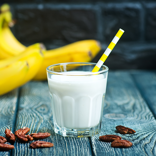drinkable yogurt with pecan nuts